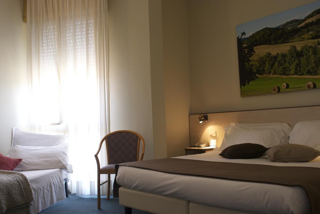 Hotel Ristorante Alcide Poggibonsi Luaran gambar