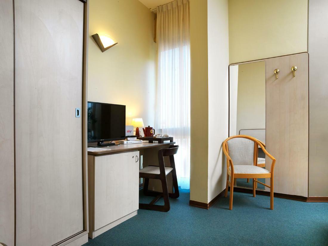 Hotel Ristorante Alcide Poggibonsi Luaran gambar