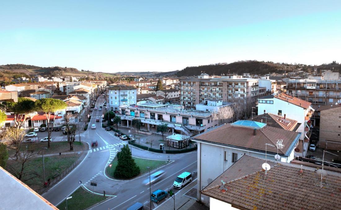 Hotel Ristorante Alcide Poggibonsi Luaran gambar